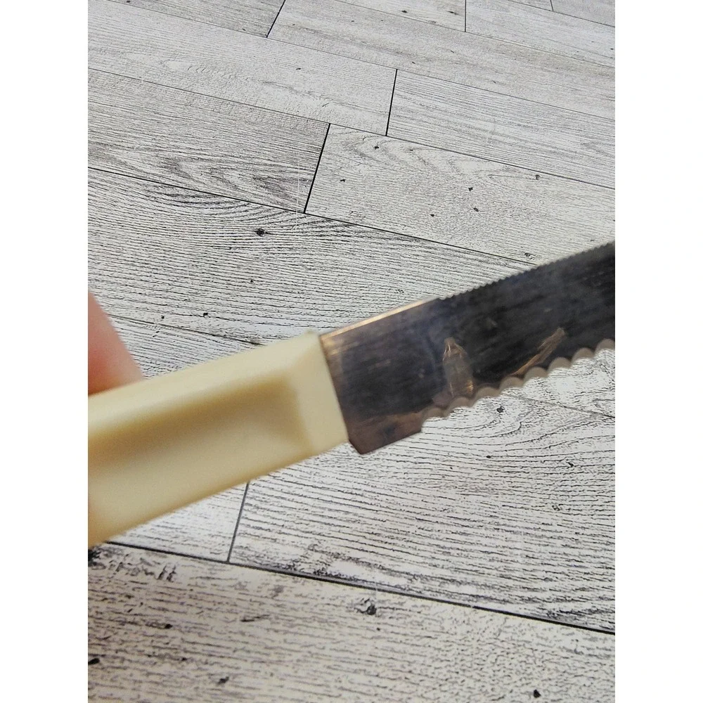 Vintage Quikut Quikkle Dual Serrated‎ Edge Steak Knife Cream Handle Retro MCM